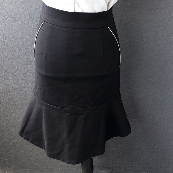 ZARA Woman Asymmetrical Black Skirt with Zipper - Picture 2 of 6